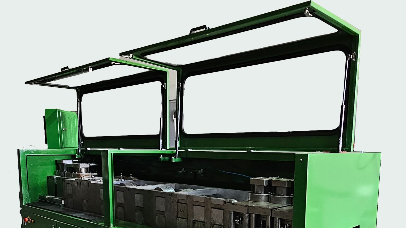 Perfiladeira industrial da ConstruÁgil, a máquina que transforma bobinas de aço
              galvanizado em perfis estruturais cortados e furados.